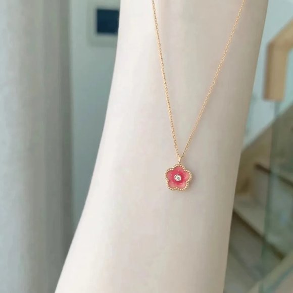 Jewelry - Small Peach Blossom Necklace for Women Sweet Delicate Gold Color Clavicle Chain